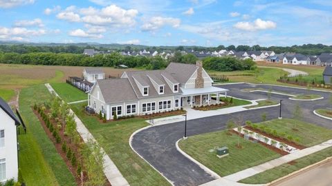 8017 Whitcroft Dr College Grove TN 37046