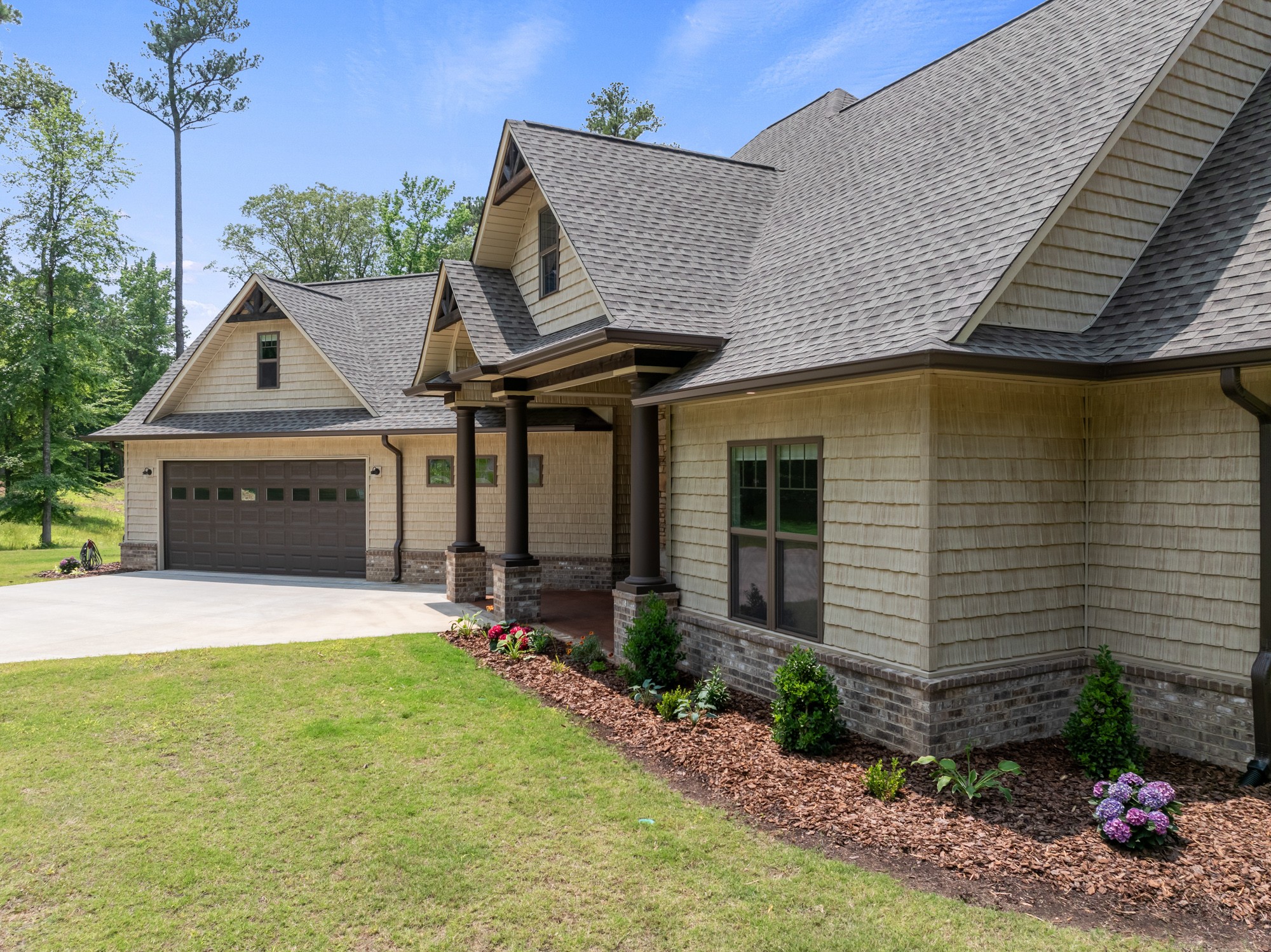 185 Stately Oak Dr