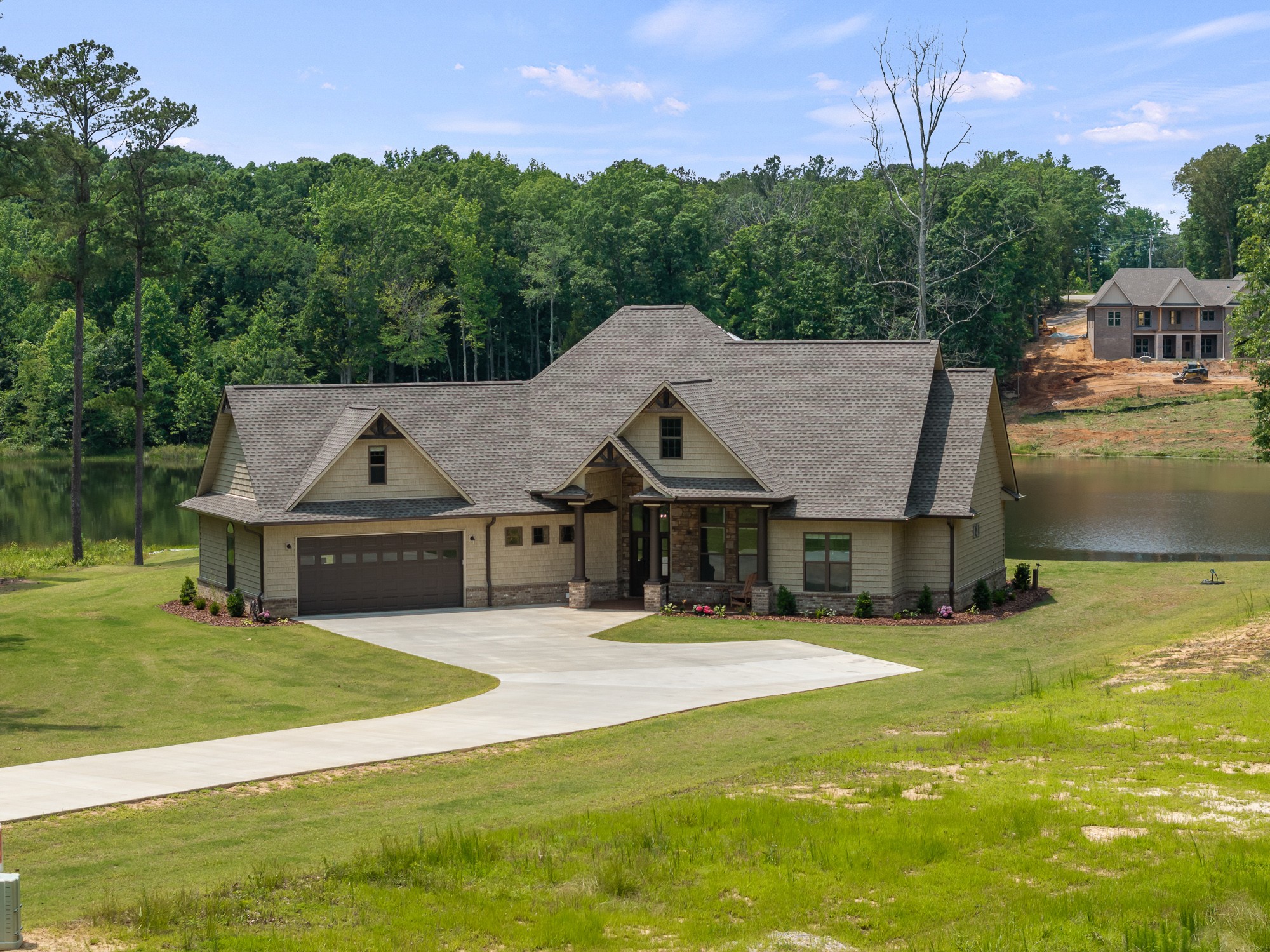 185 Stately Oak Dr