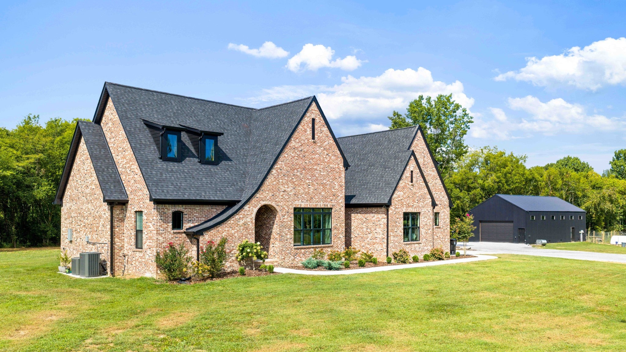 7312 Woodfin Rd