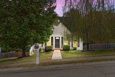 417 Zurich Ct Clarksville TN 37040