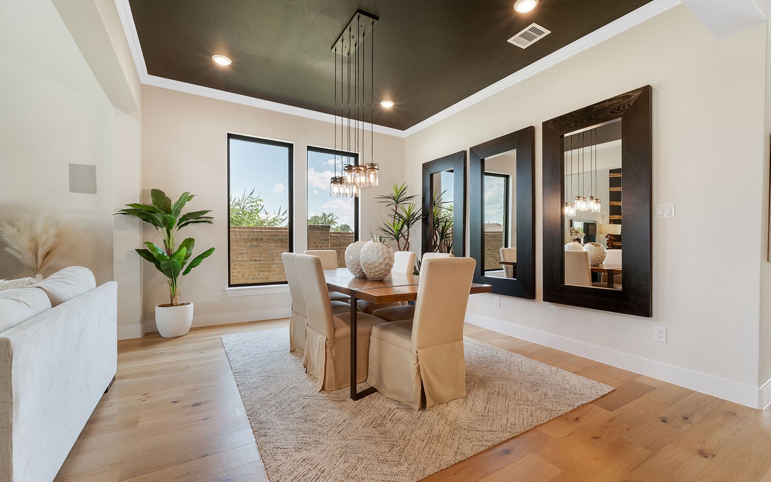 6024 Elliott Ct