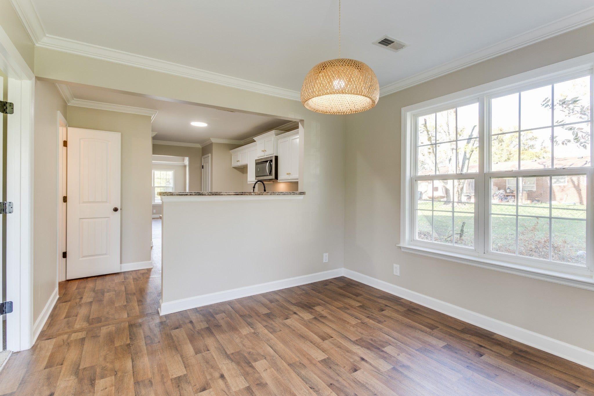 806 Bonneville Ln