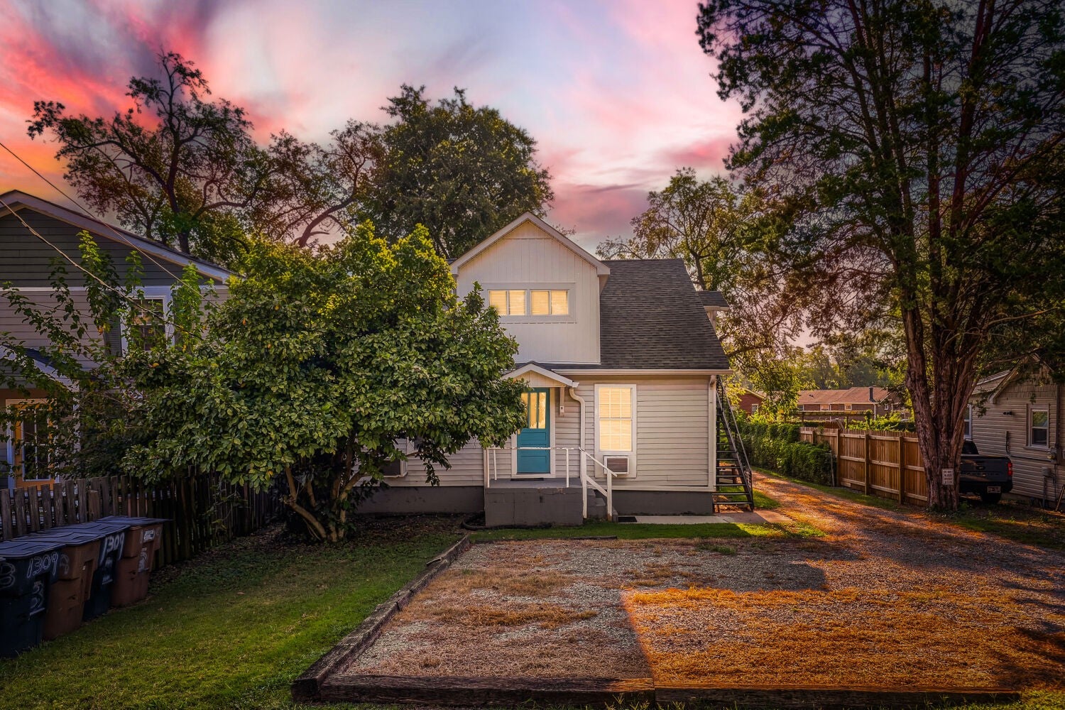 listing at 1309 Jones Ave, Nashville