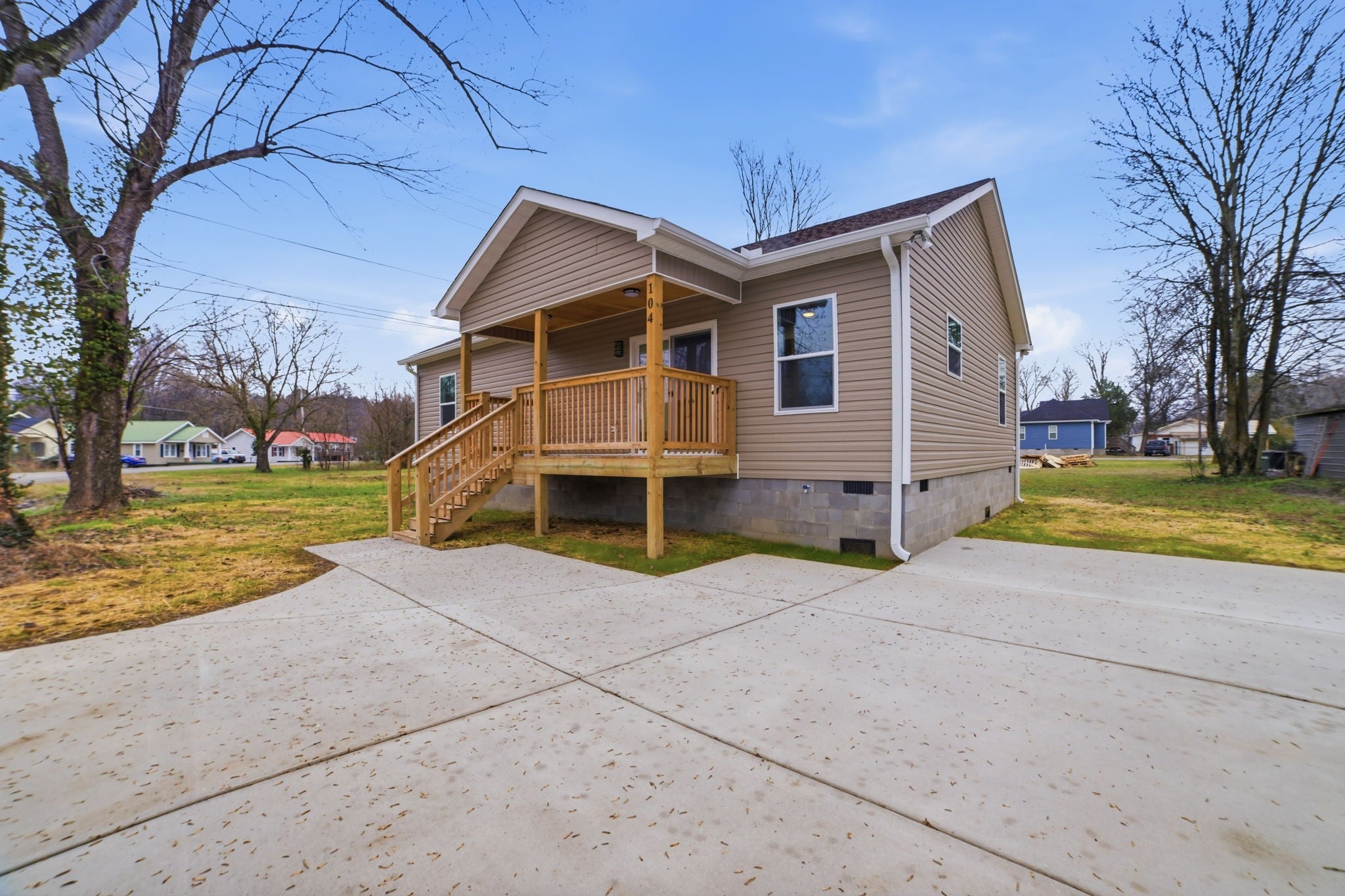 104 Fairground Dr