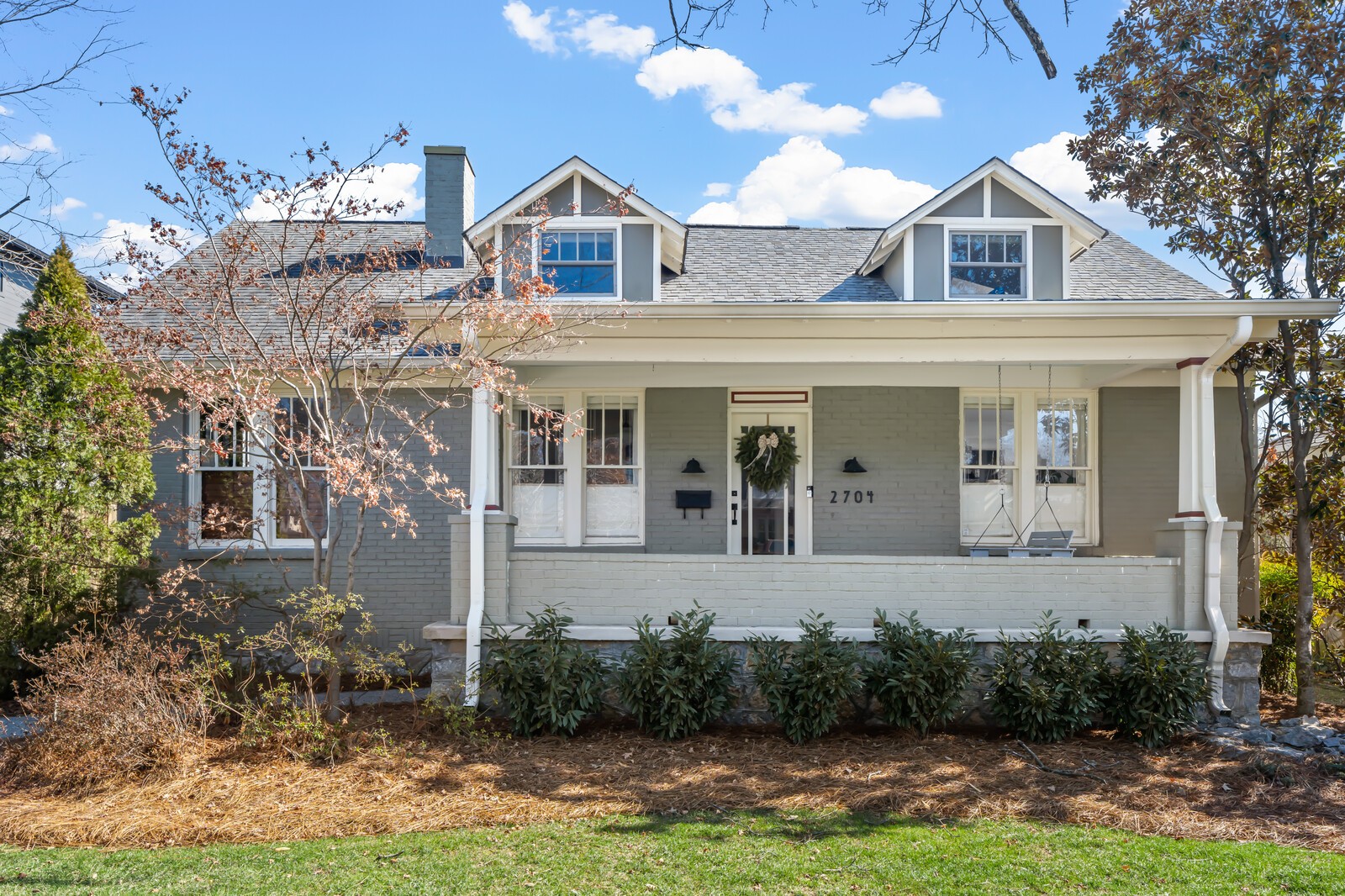 2704 Oakland Ave
