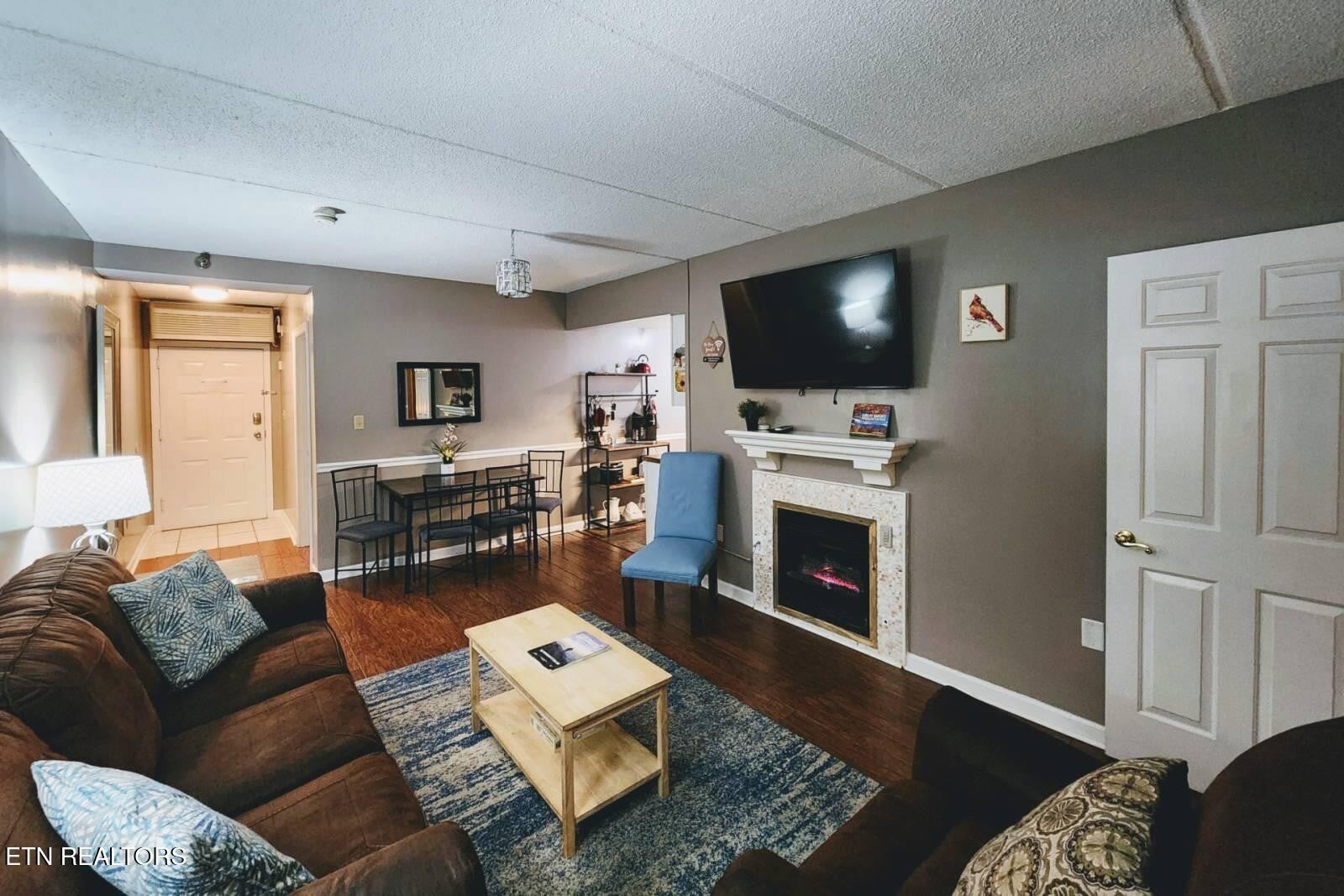 413 Baskins Creek Rd 301
