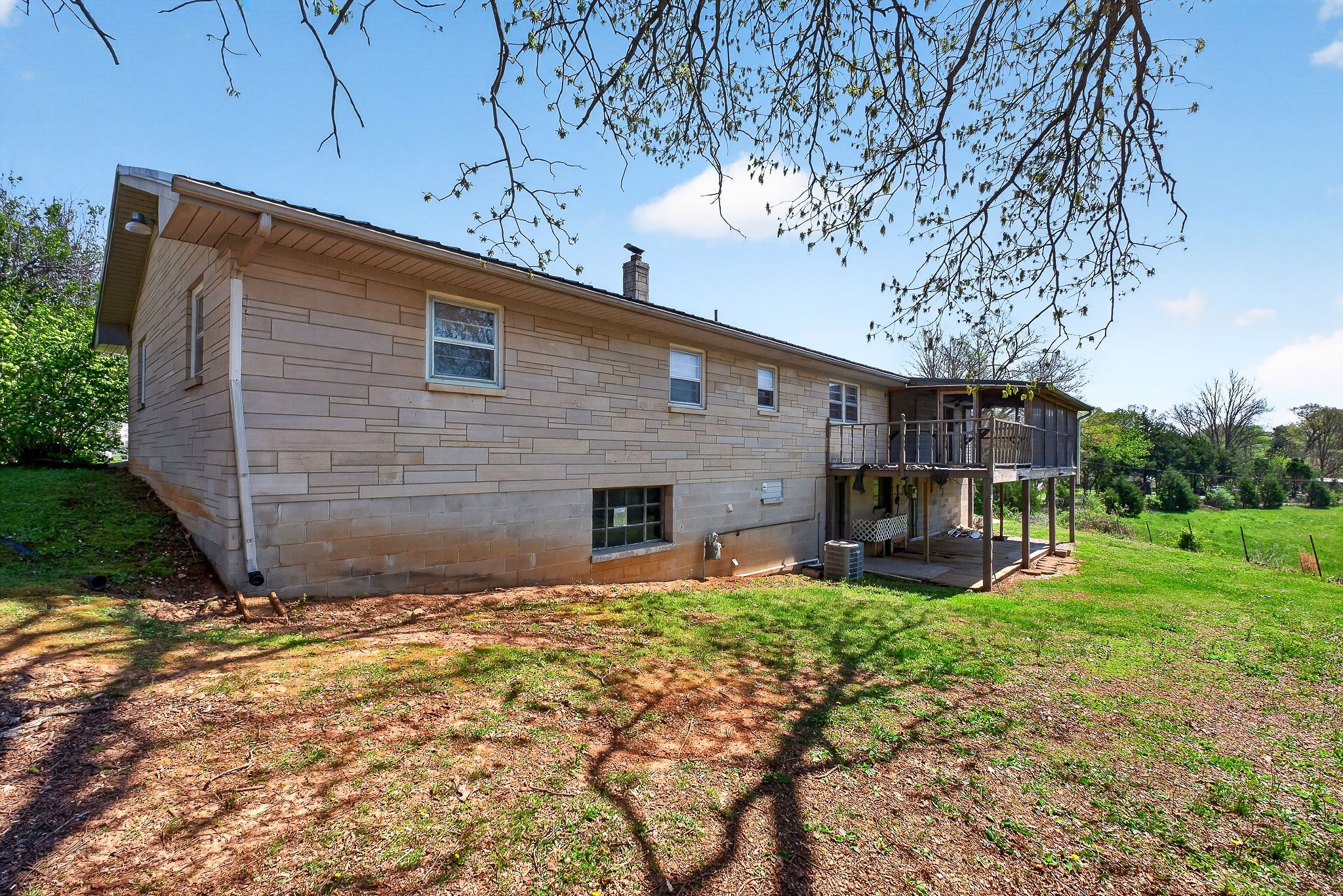 463 Franks Ferry Rd