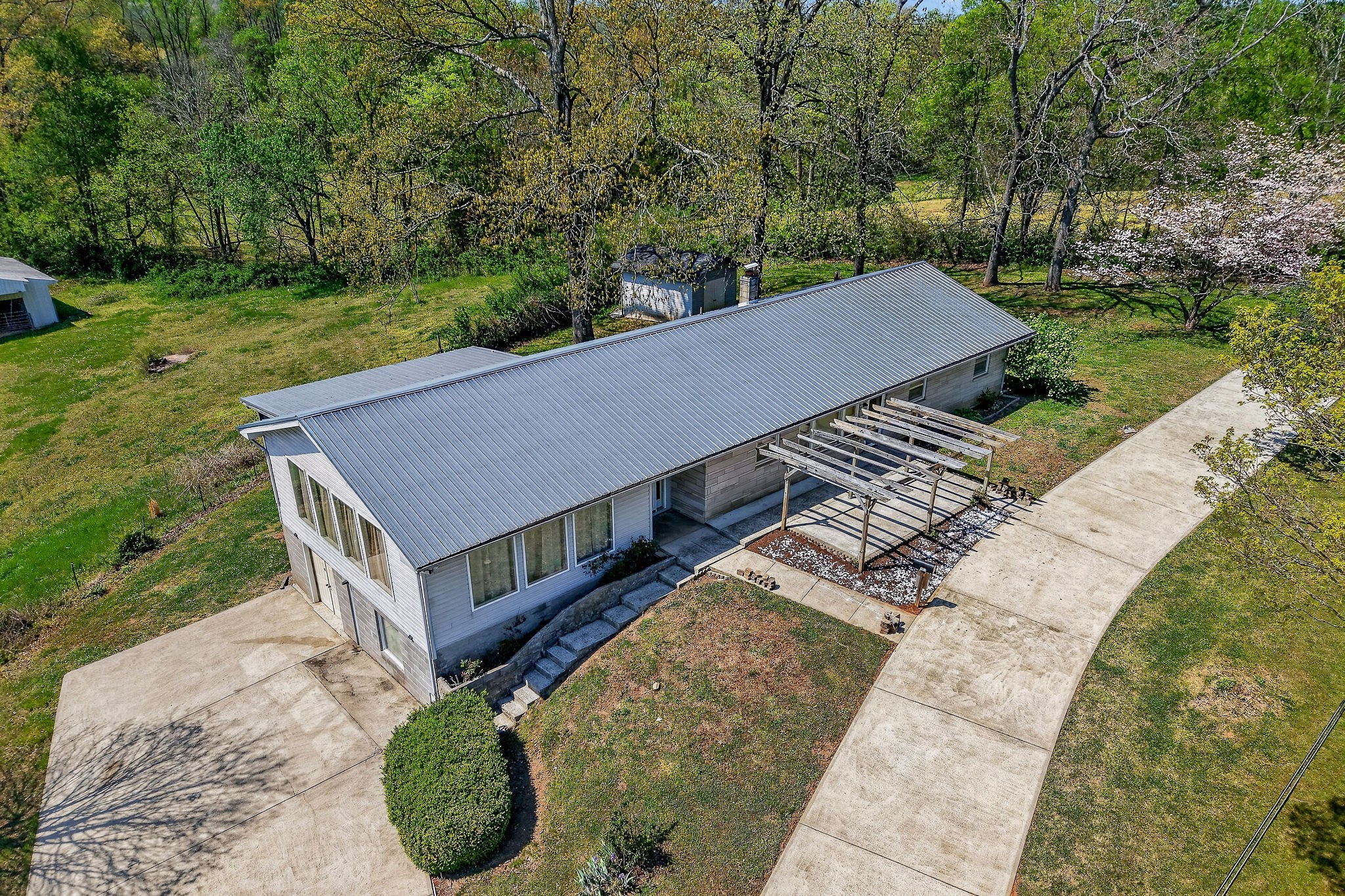 463 Franks Ferry Rd