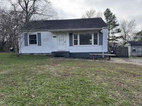 706 Monroe St Clarksville TN 37040