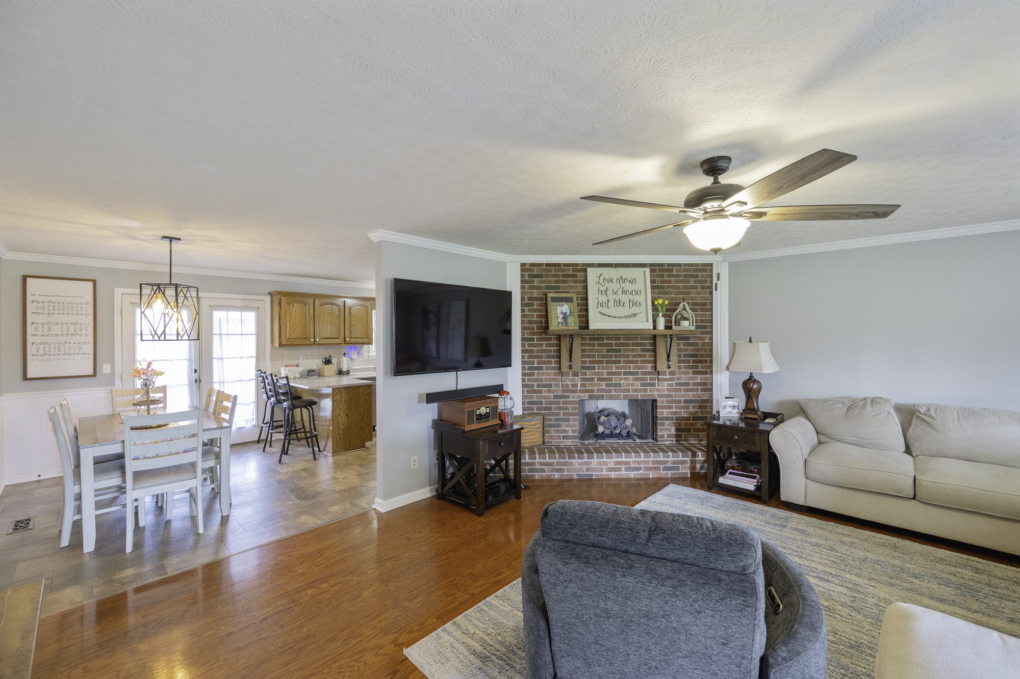 127 Fisherdale Dr