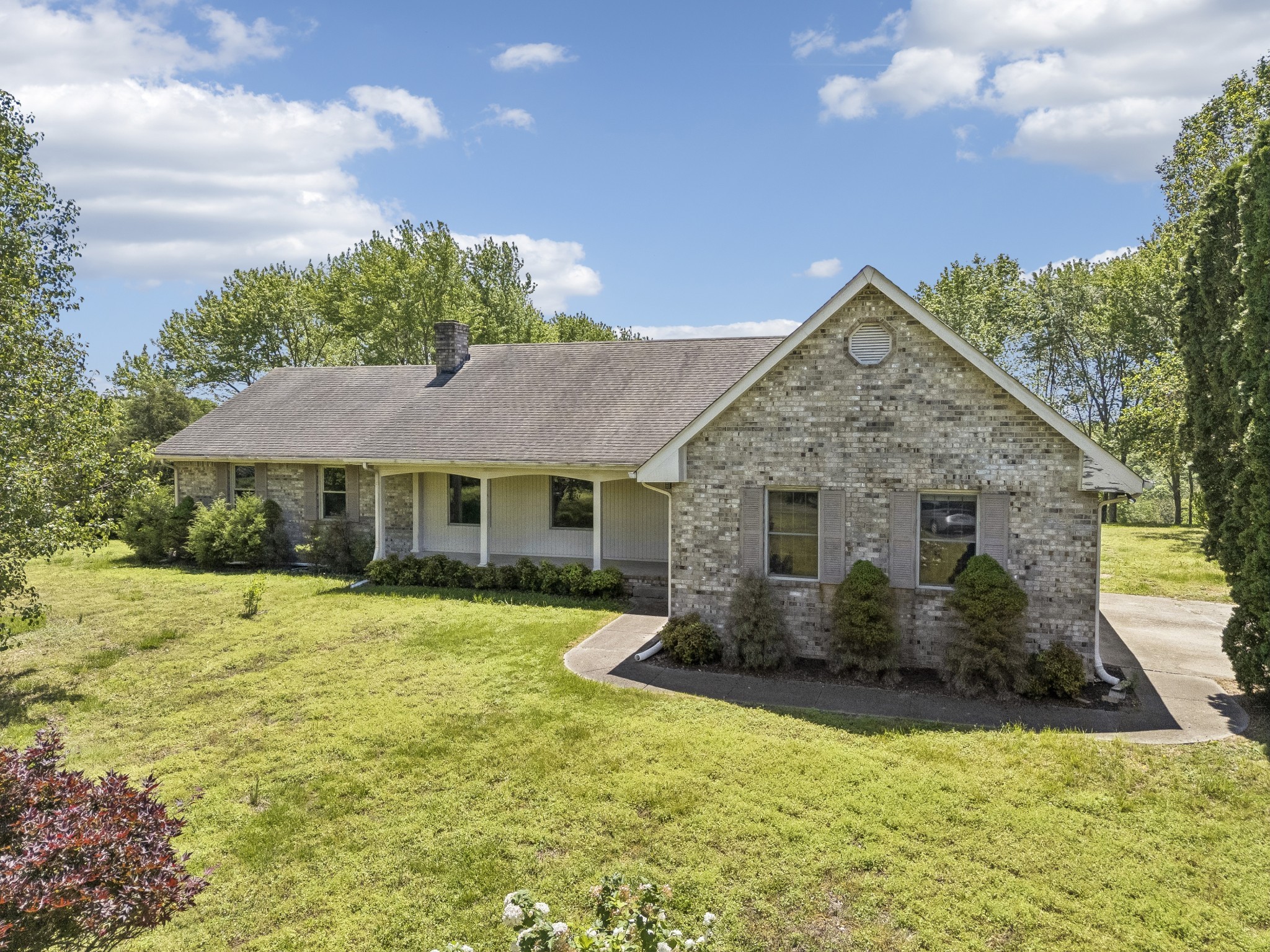 1690 Lawrence Ln