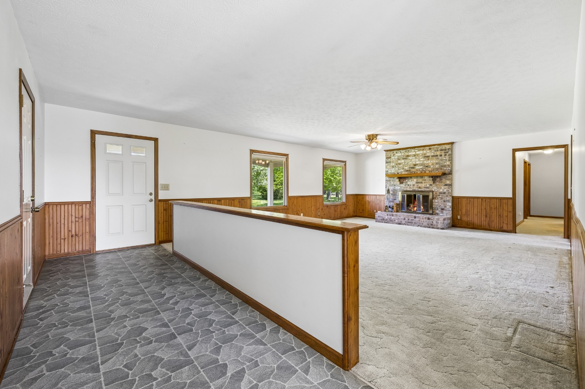 1690 Lawrence Ln