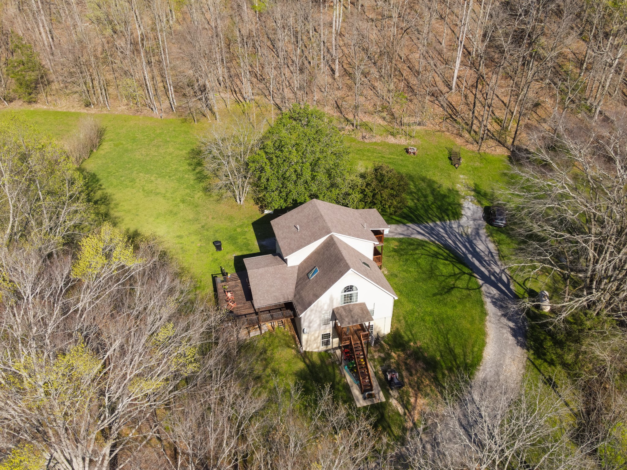 2673 Flynns Creek Rd