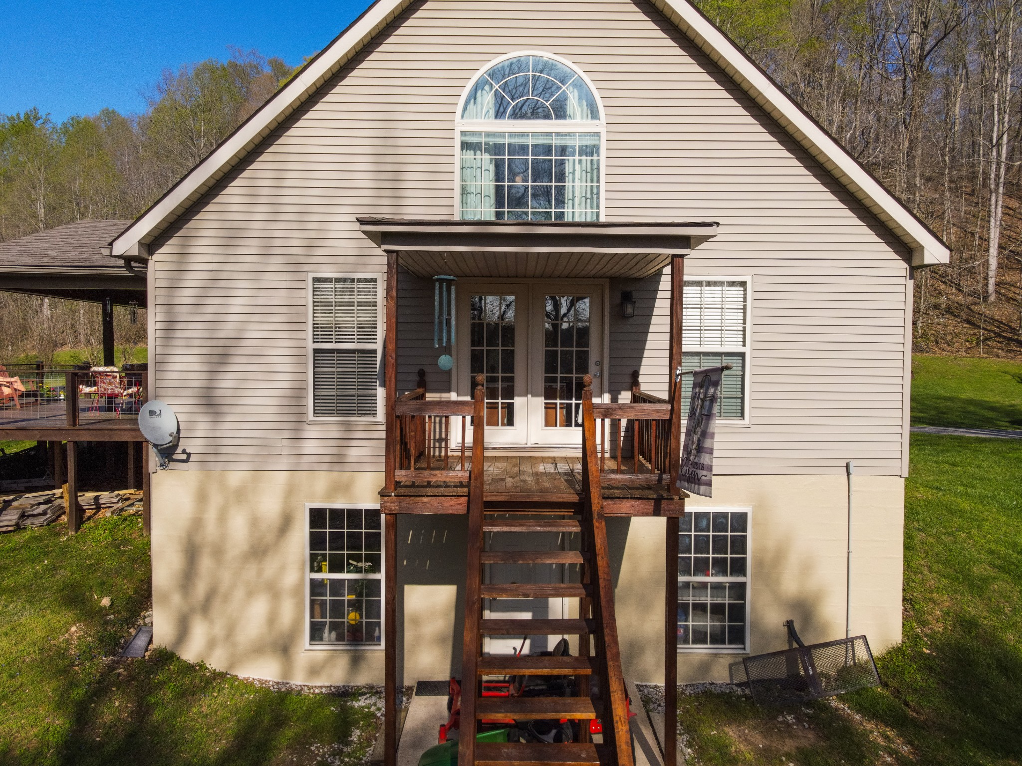 2673 Flynns Creek Rd