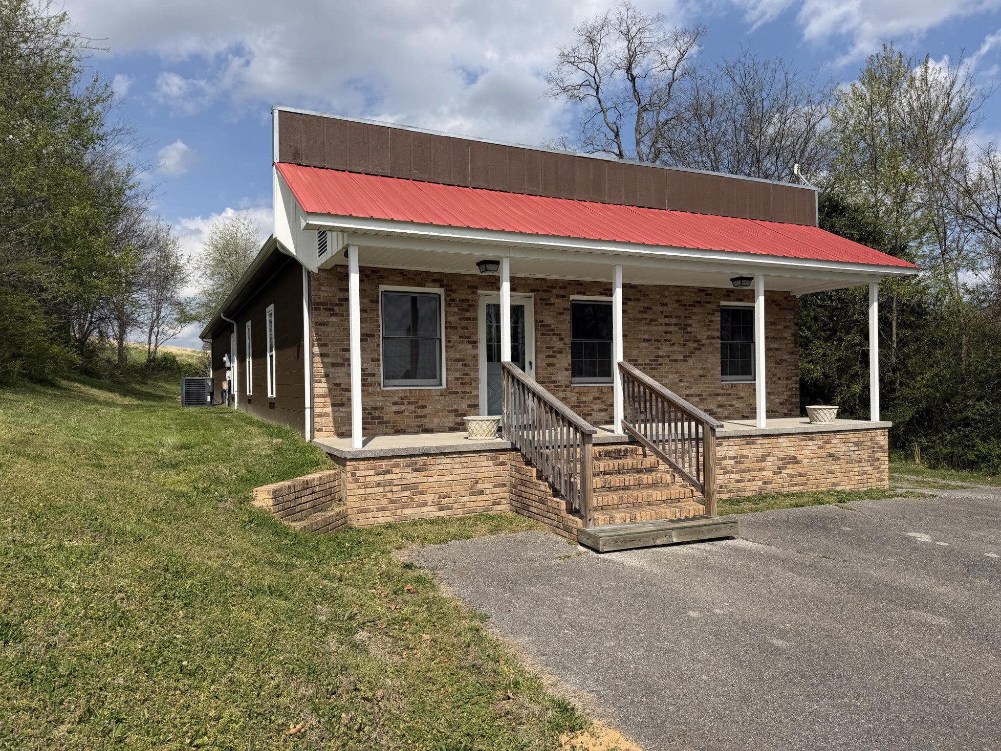 404 Oakland Road