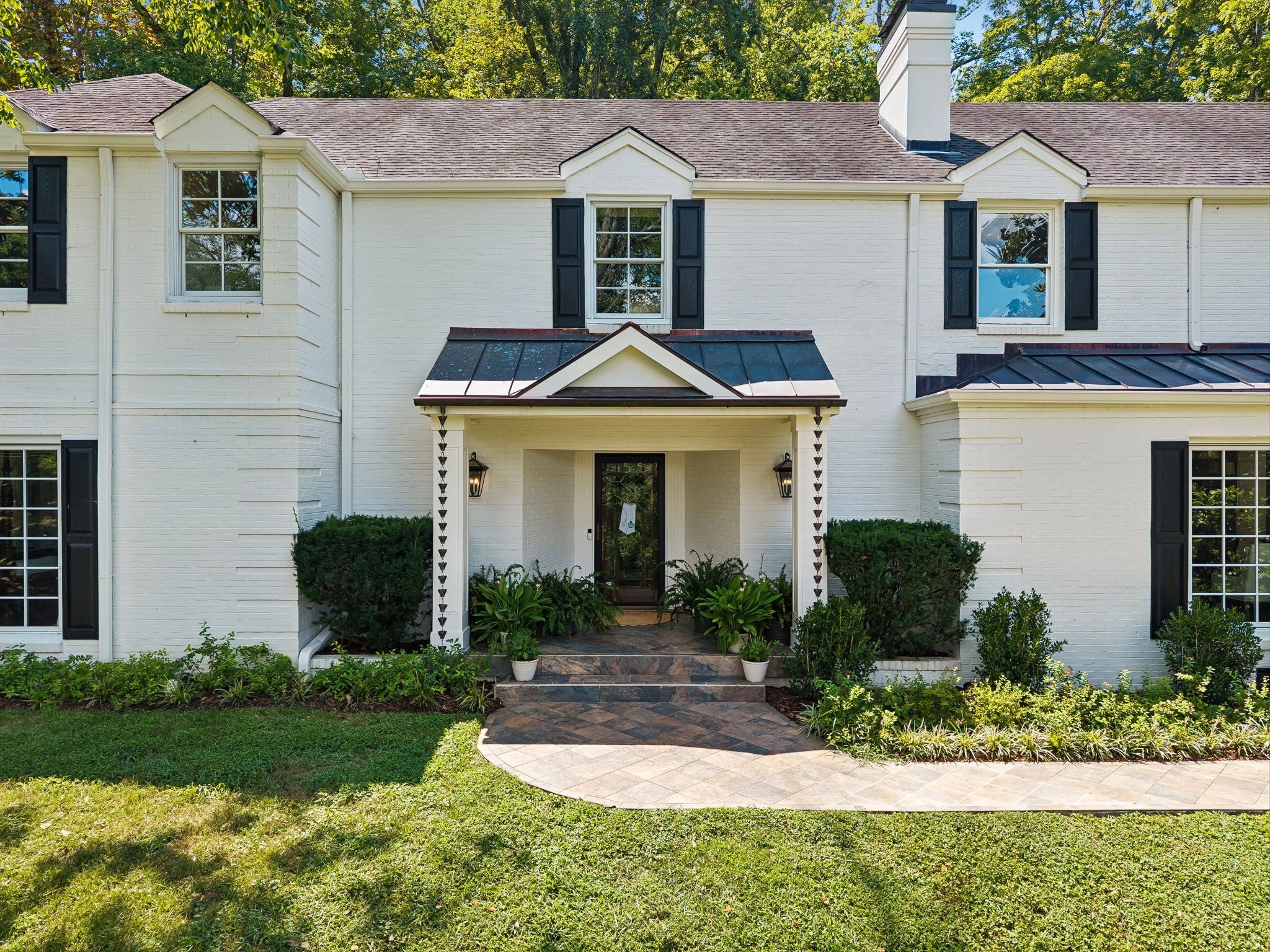 2301 Chickering Ln