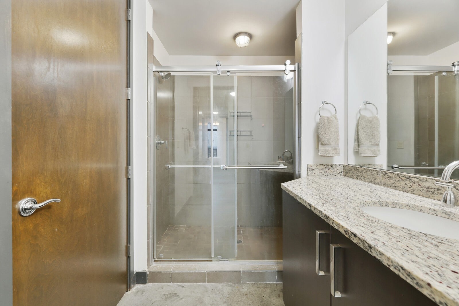 1510 Demonbreun St 906, Nashville TN 37203 1-bed condo, photo 4 of 36