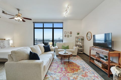 Photo of 1510 Demonbreun St #906, Nashville, TN 37203 (MLS # 3278581)