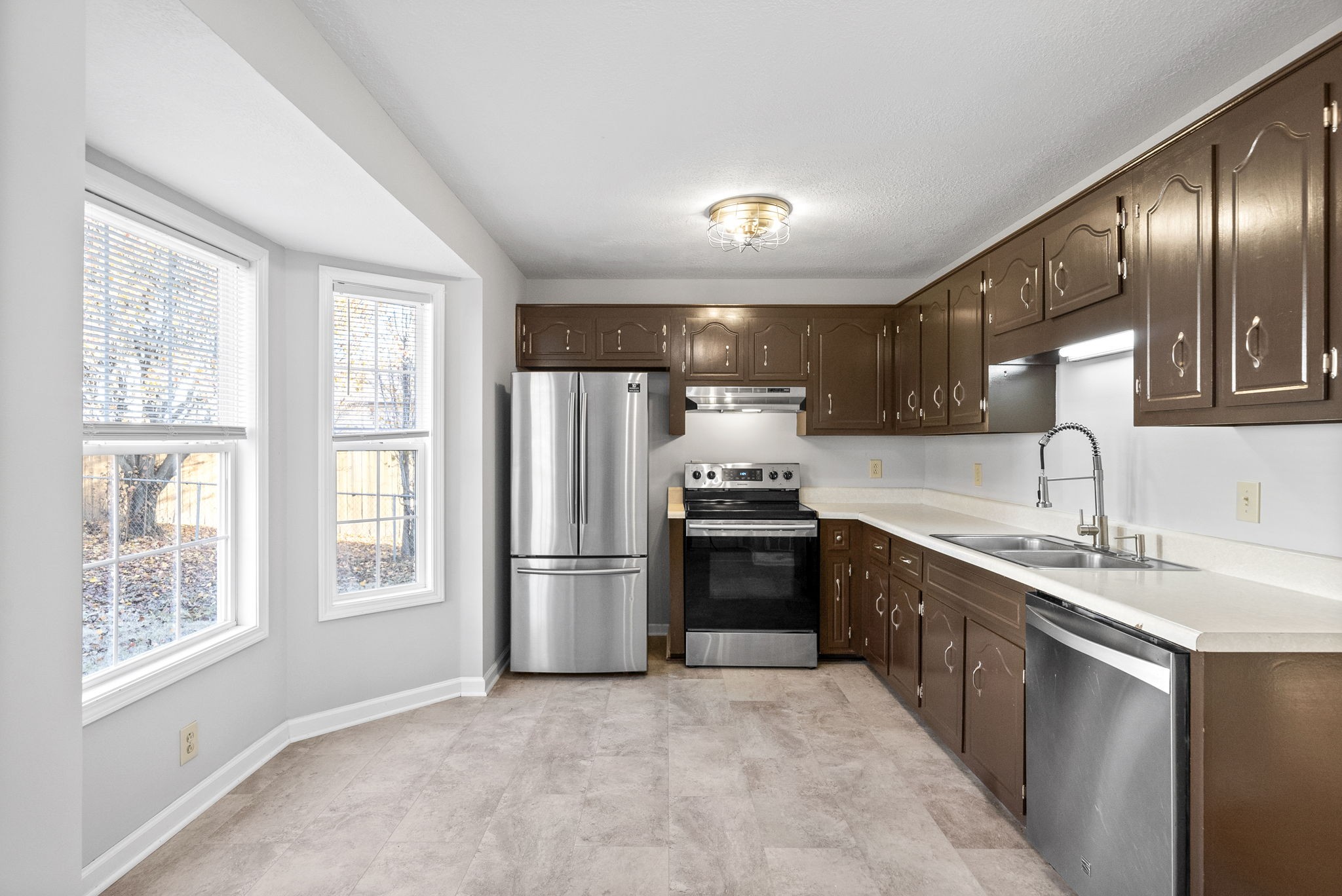 Clarksville, Tennessee 37042, United States, 3 Bedrooms Bedrooms, ,2 BathroomsBathrooms,Residential,Active,176858