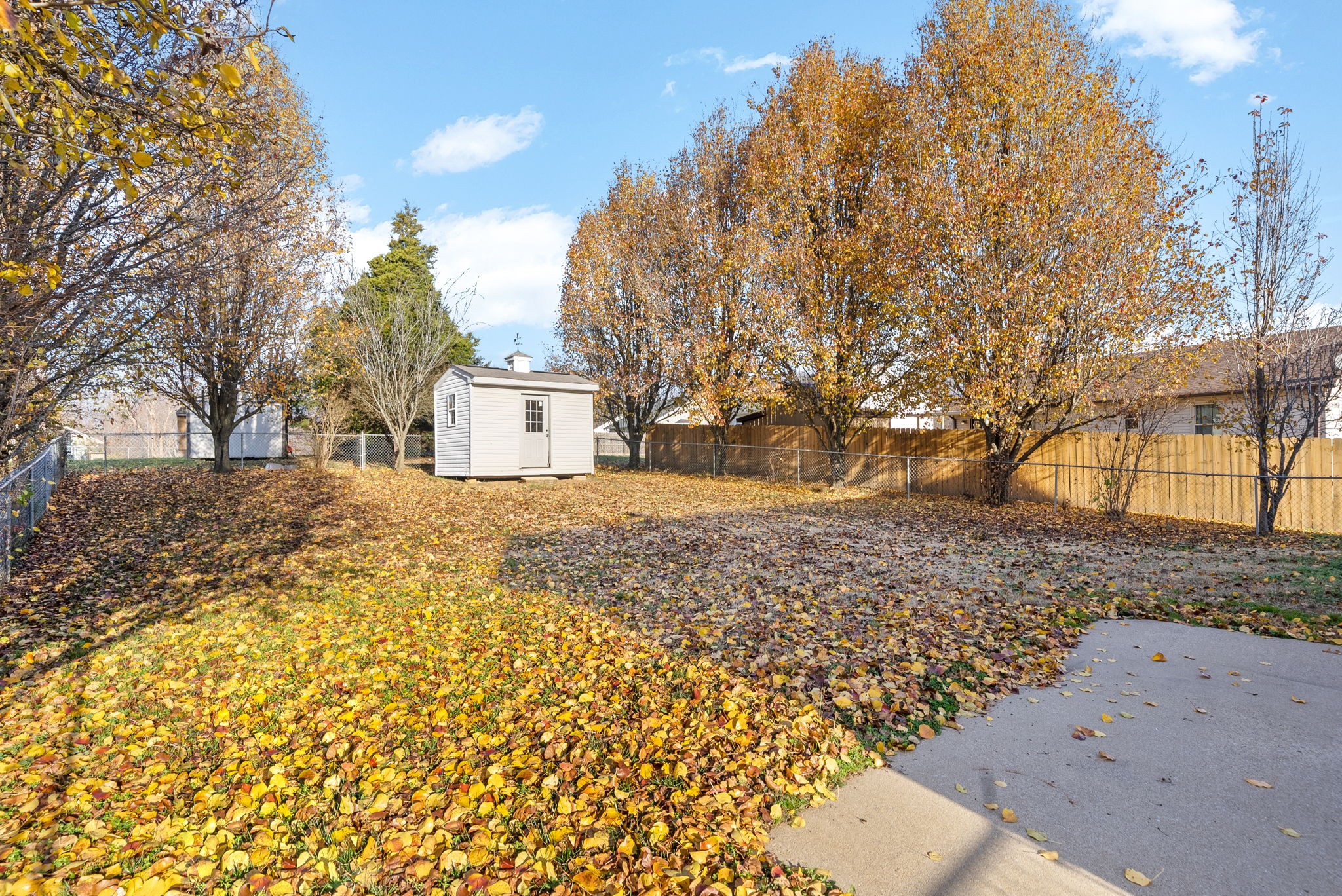 Clarksville, Tennessee 37042, United States, 3 Bedrooms Bedrooms, ,2 BathroomsBathrooms,Residential,Active,176858