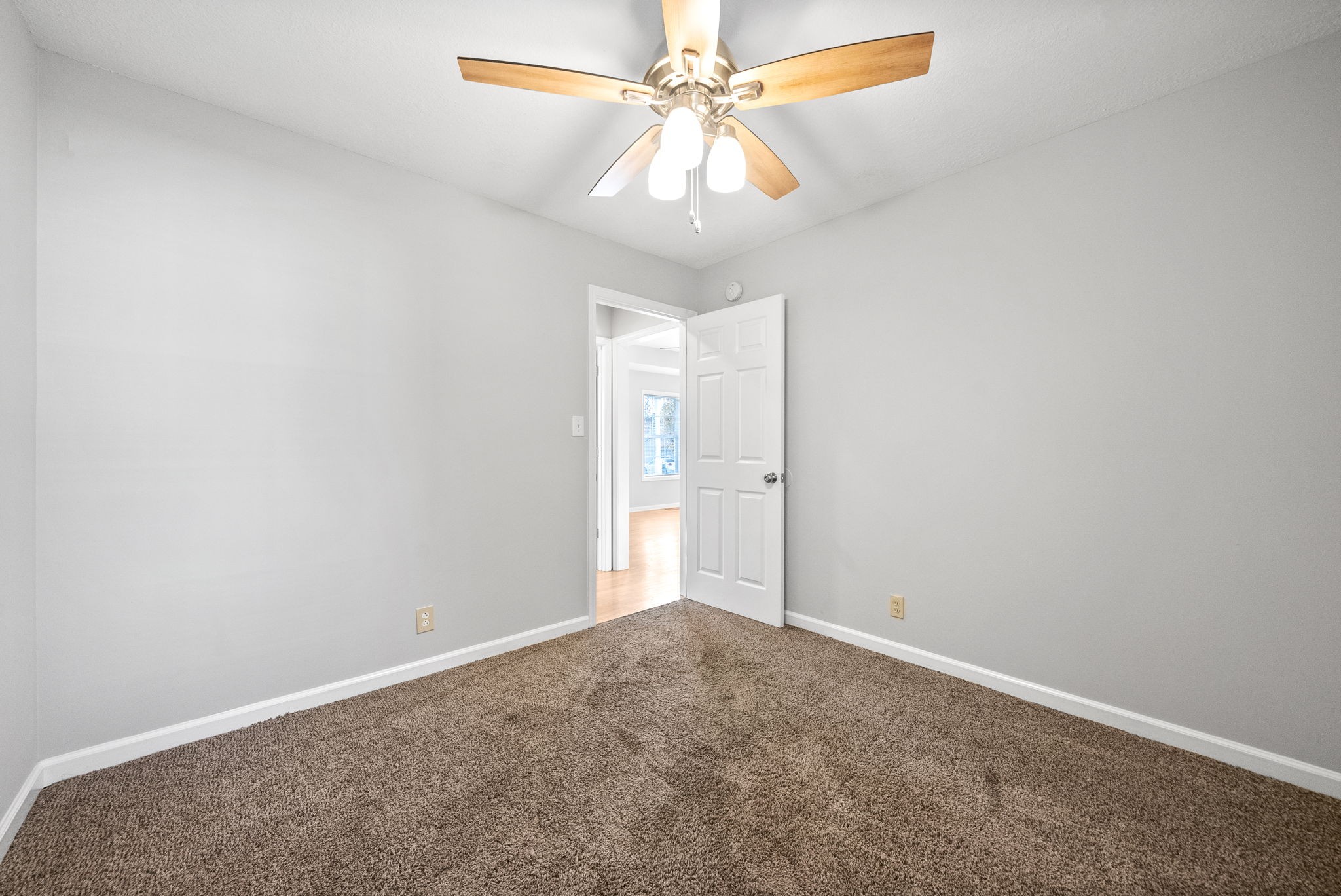 Clarksville, Tennessee 37042, United States, 3 Bedrooms Bedrooms, ,2 BathroomsBathrooms,Residential,Active,176858