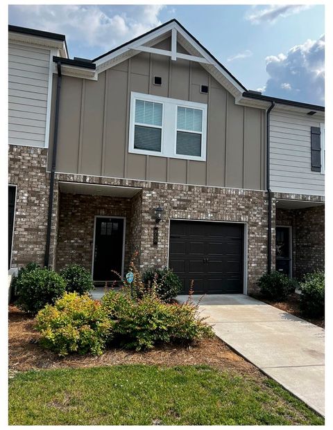 858 Longleaf Ln Columbia TN 38401