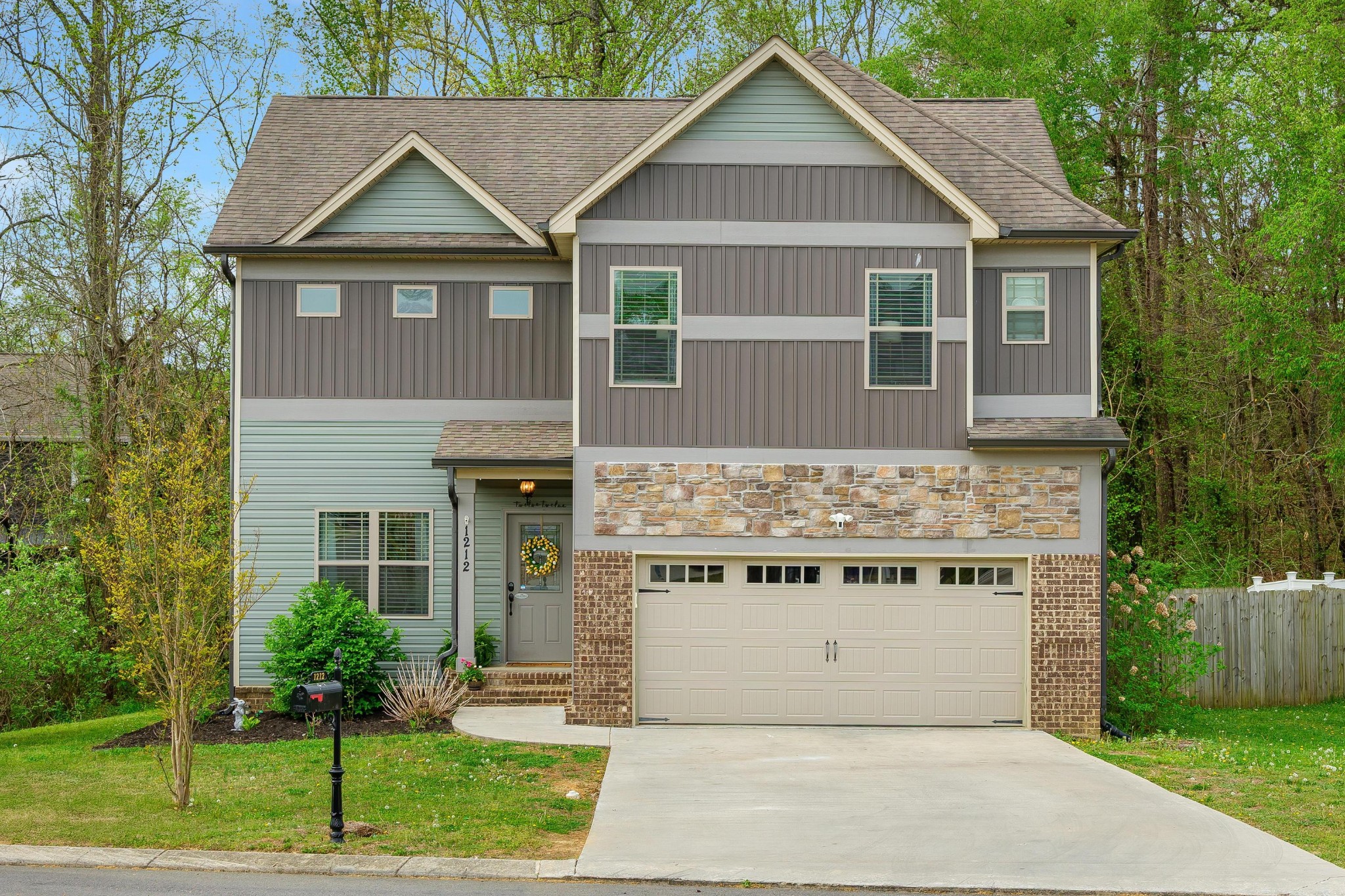 1212 Stone Gate Circle NW