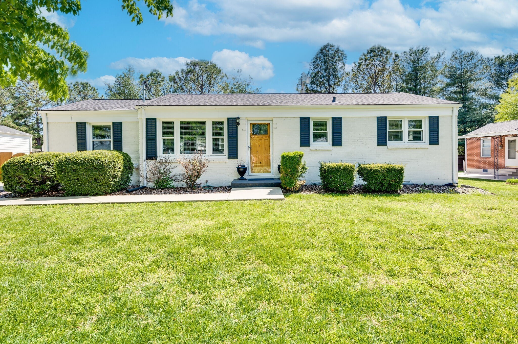 3.0-bed rental at 202 Avondale Dr