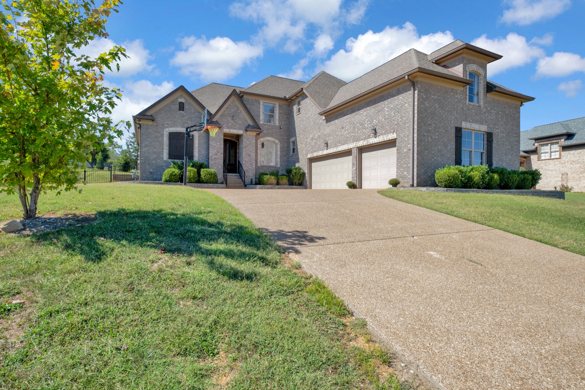 321 Crooked Creek Ln