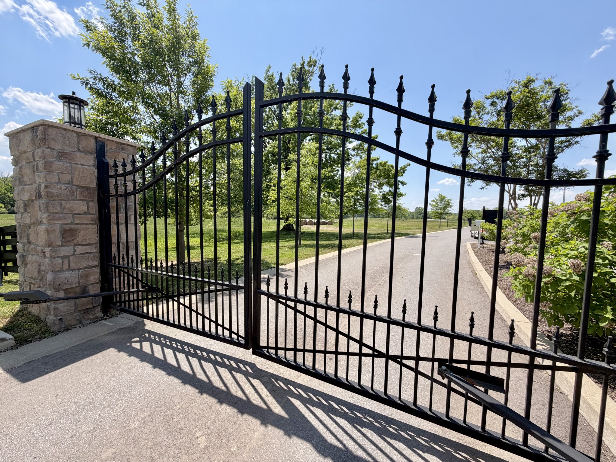1539 Divine Court