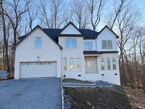 907 Douglas Ln Clarksville TN 37043