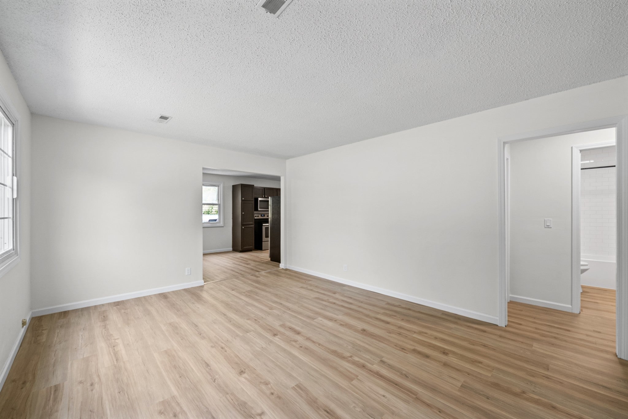 216 Tobacco Rd