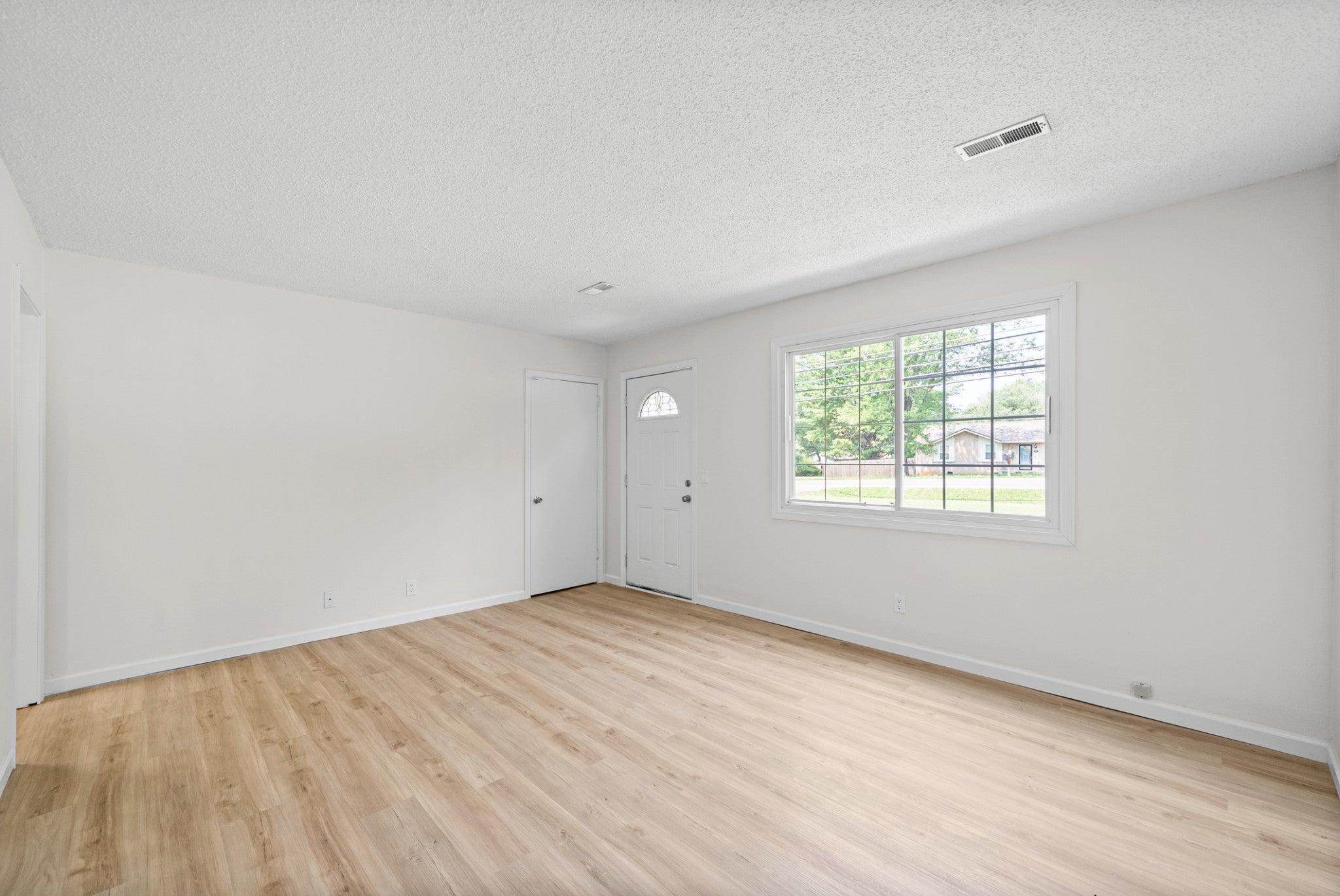 216 Tobacco Rd