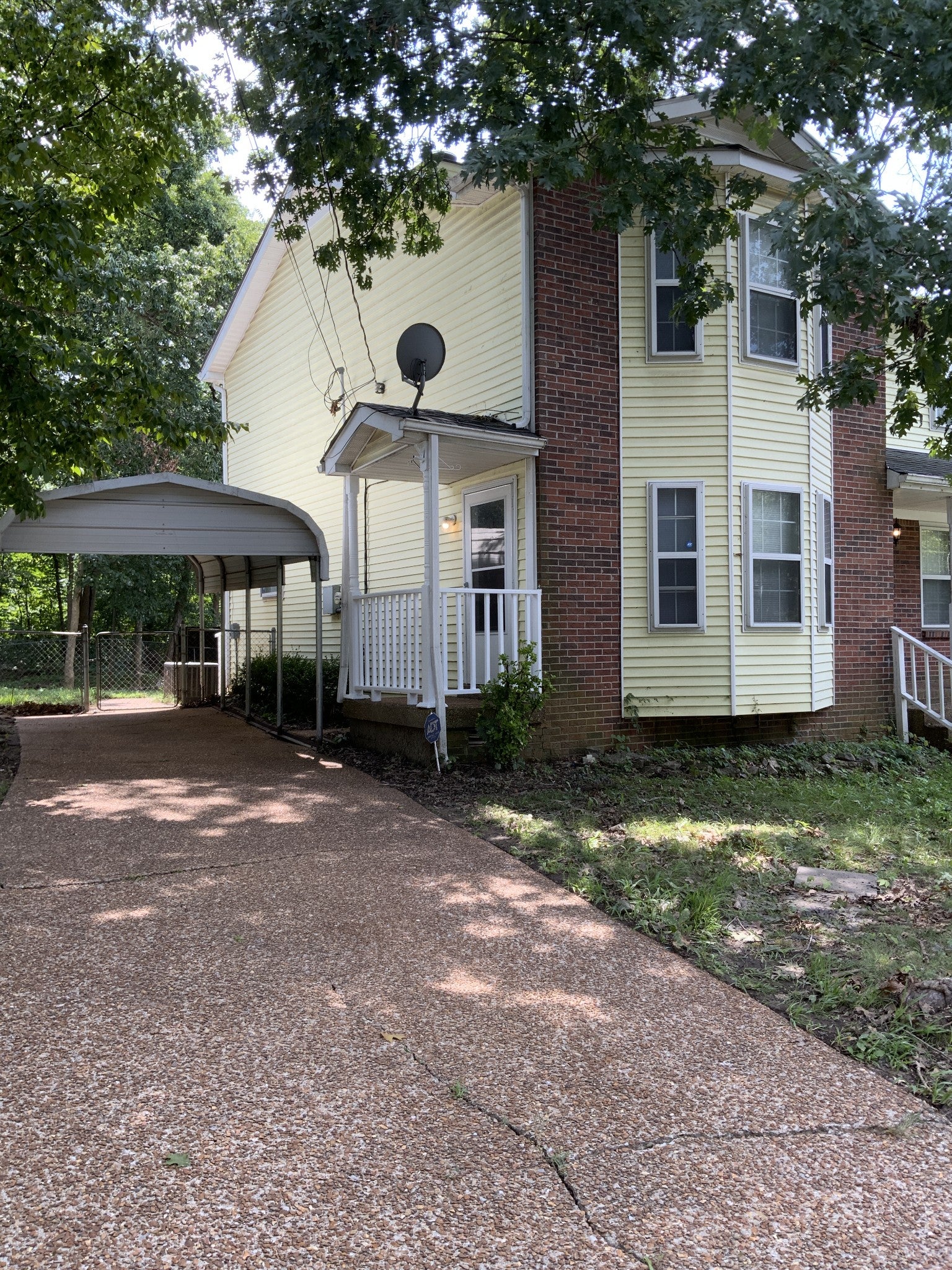 2-bed listing at 1105 Waggoner Ct W, Nashville