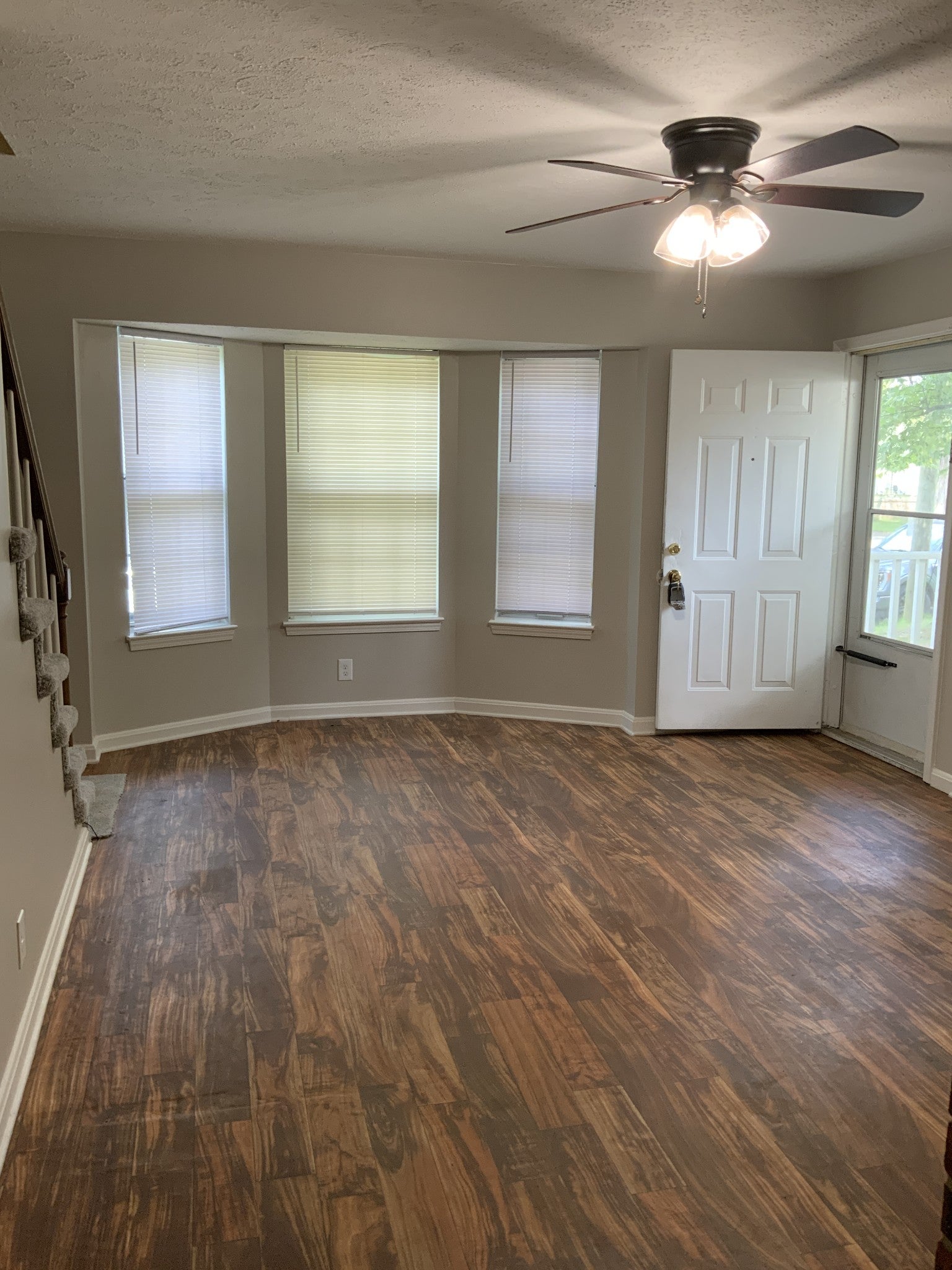 1105 Waggoner Ct W