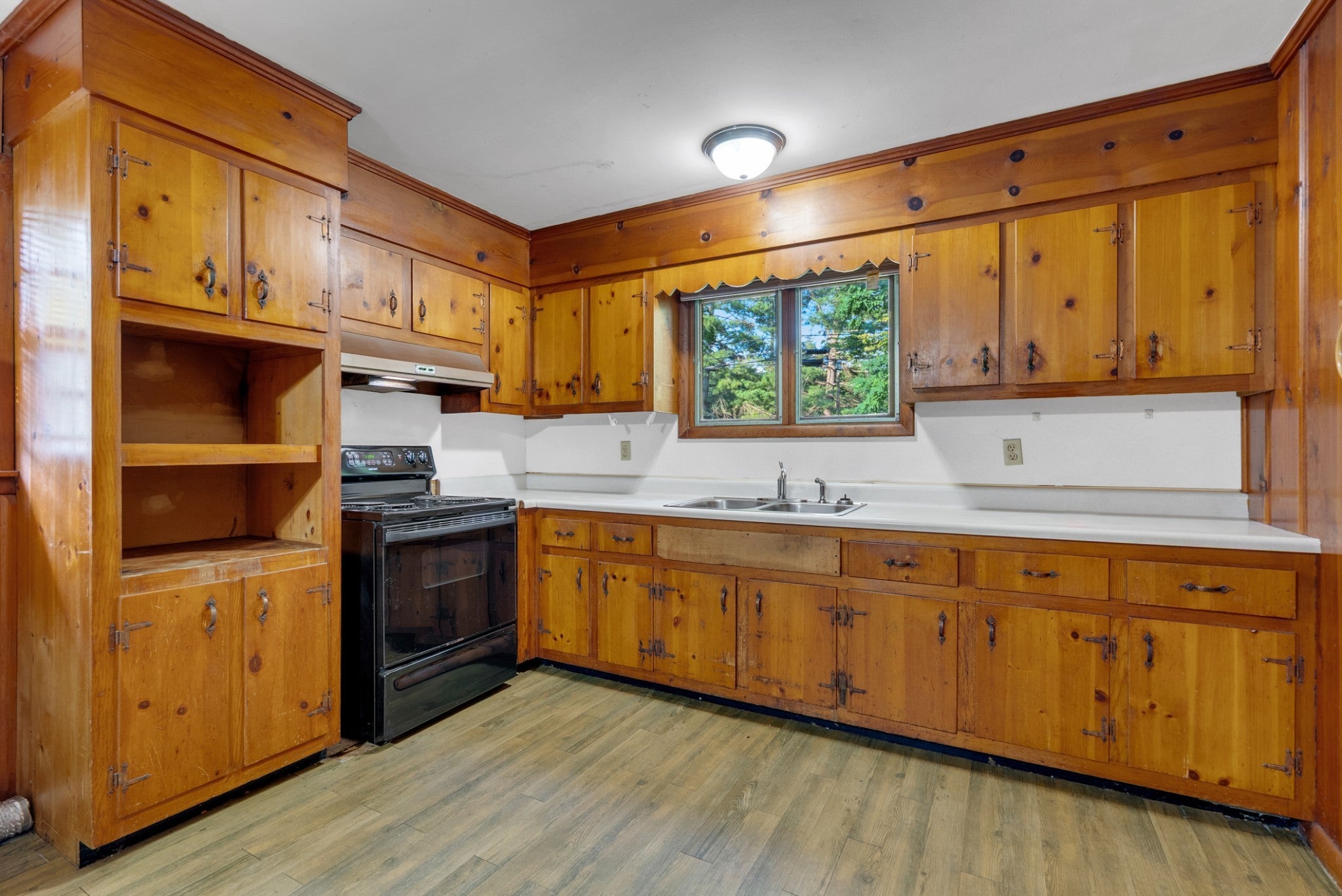 946 Greenwood Ave