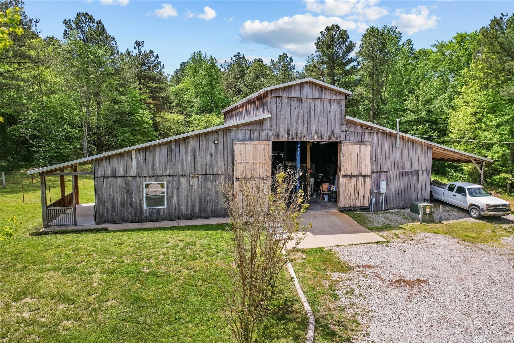 1697 Curtis Chapel Rd
