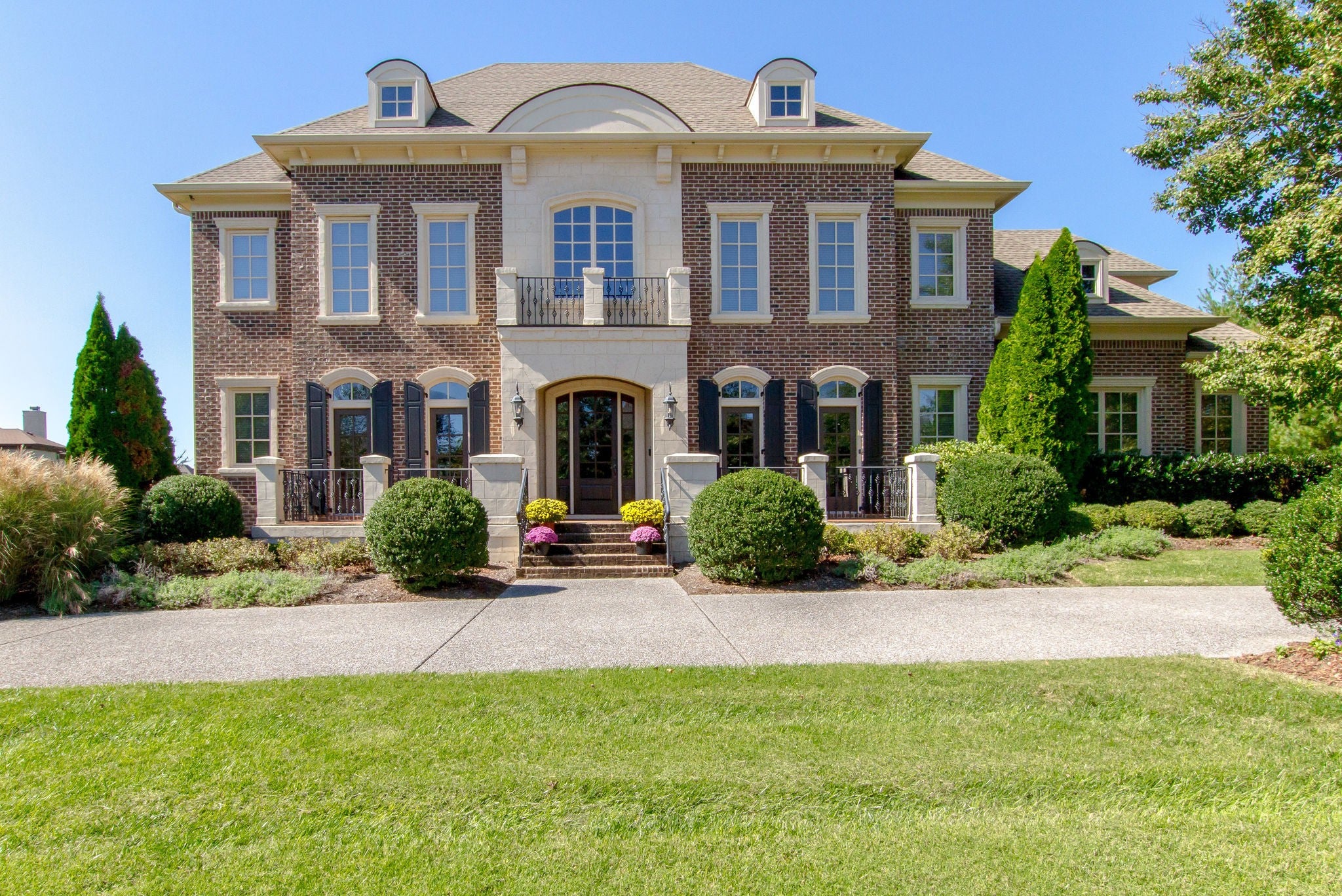 6-bed home at 397 Grovehurst Ln Brentwood, College-Grove, sold April 1, 2026