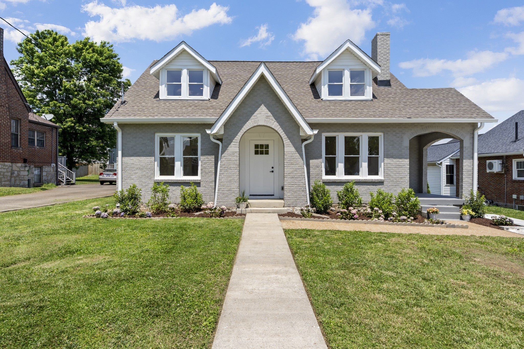 911 Fairwin Ave