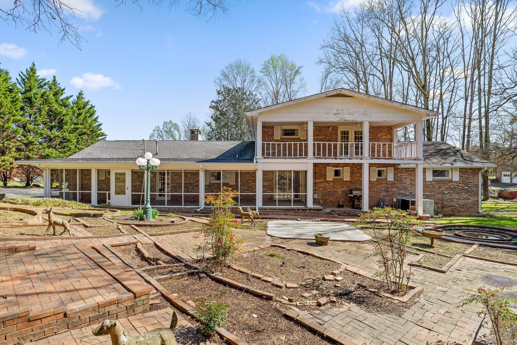 9113 Edgewater Road