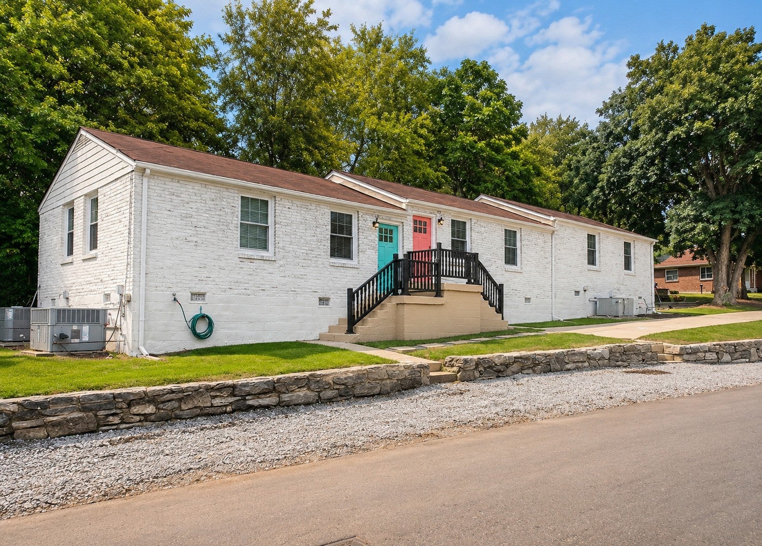 listing at 2332 Batavia St, Nashville