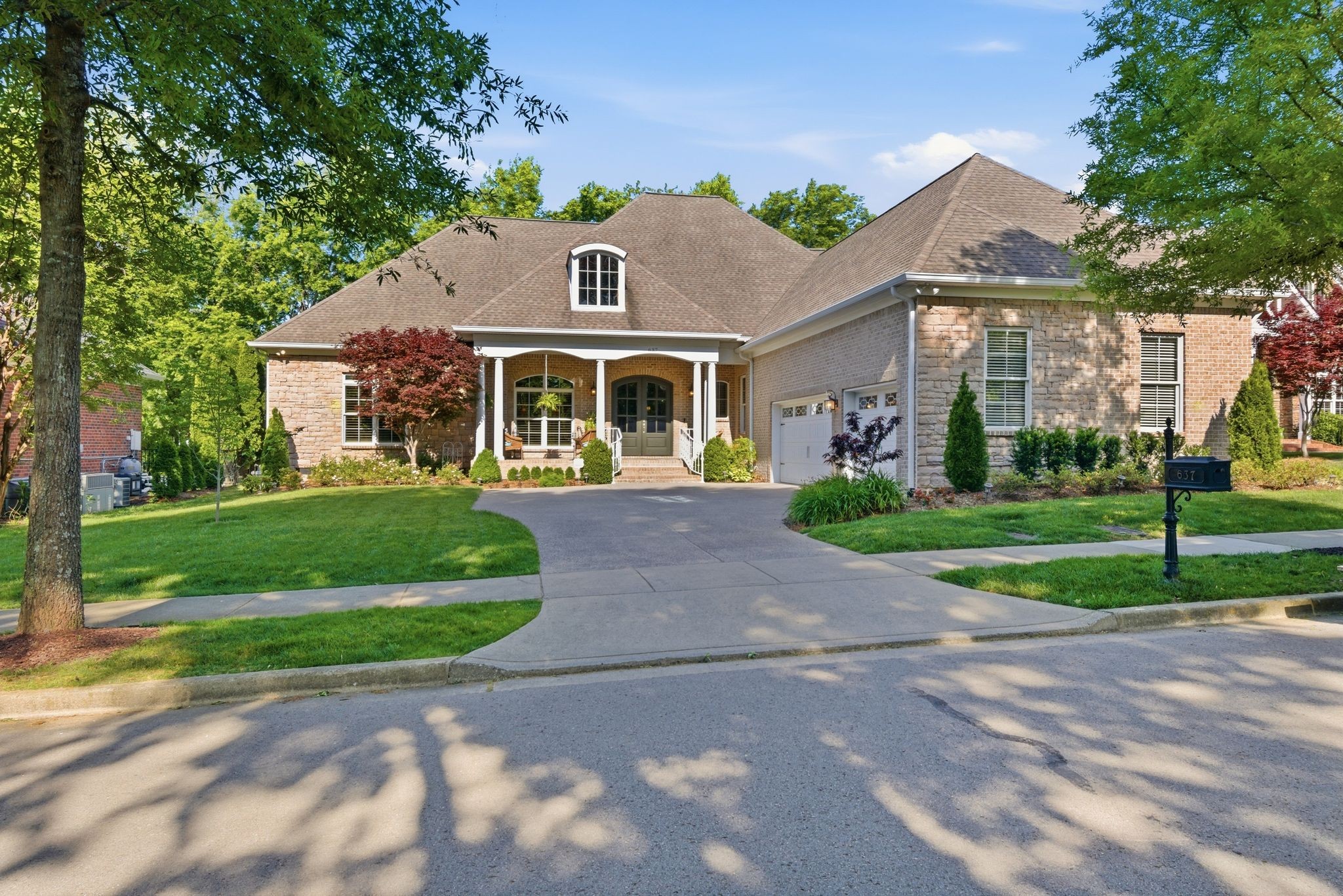 637 Band Dr
