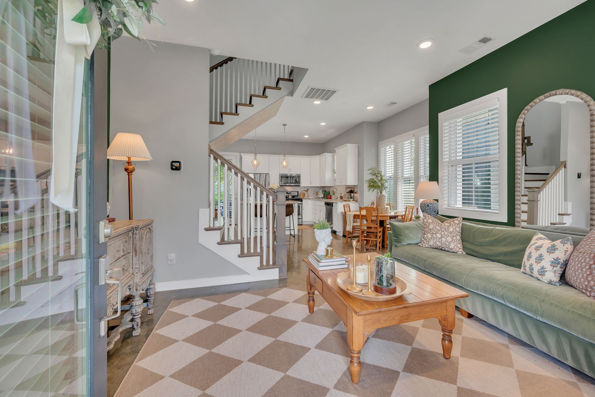 1075 Treaty Oaks Dr