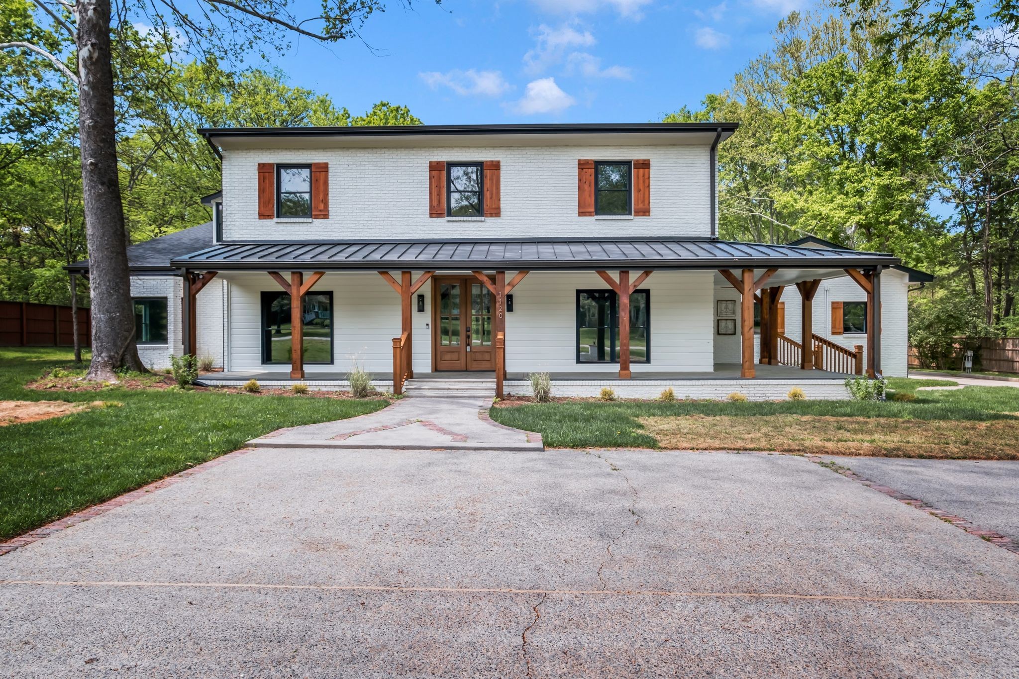1120 Bradley Dr