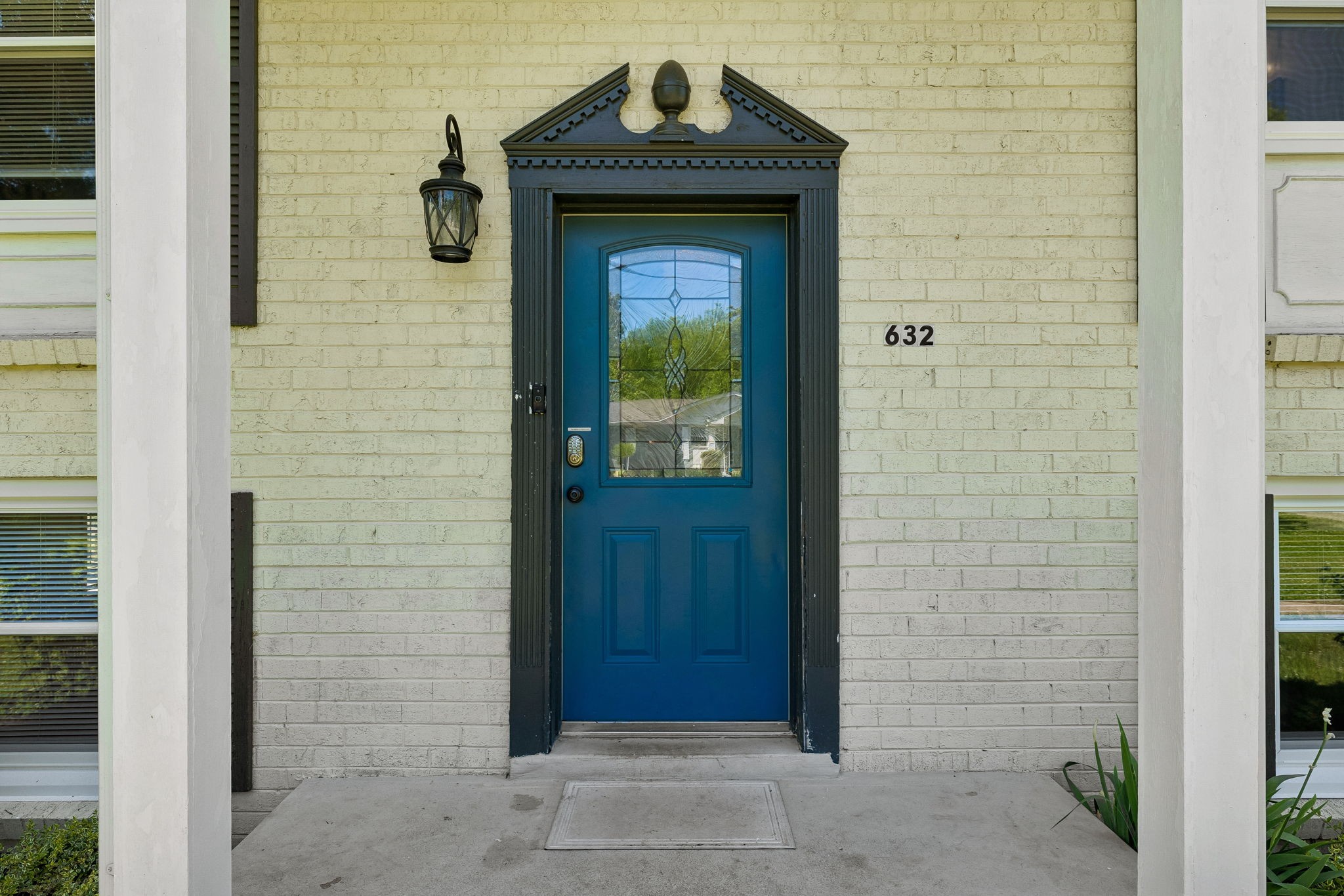 632 Larchwood Dr