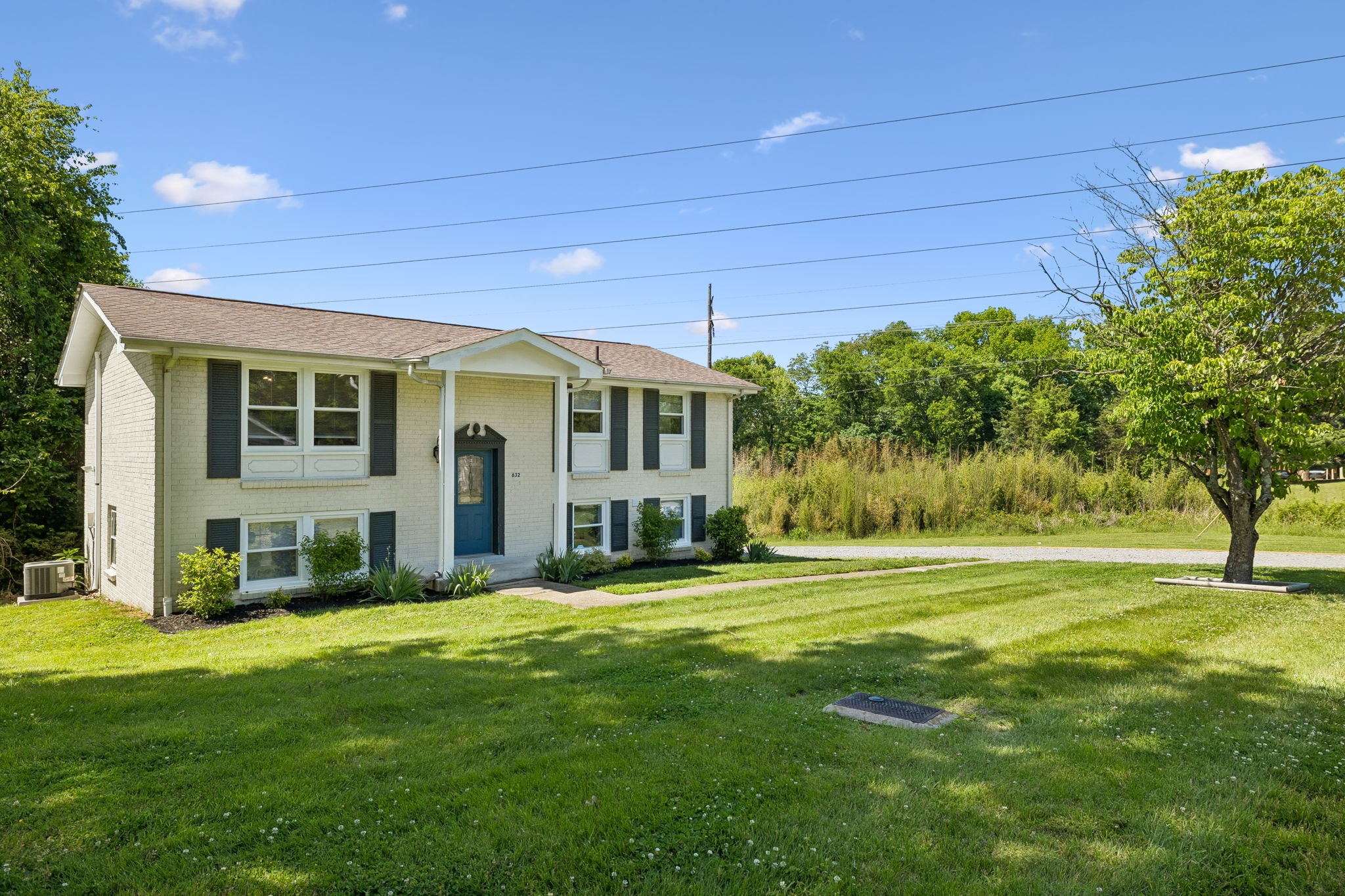 632 Larchwood Dr
