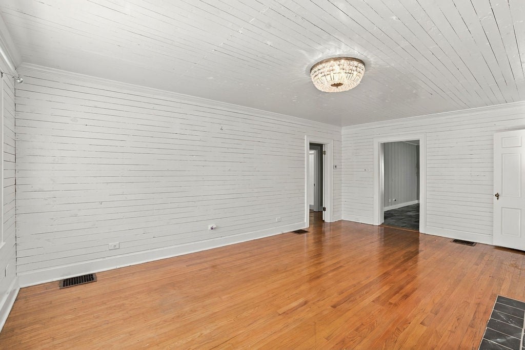 404 2nd Ave