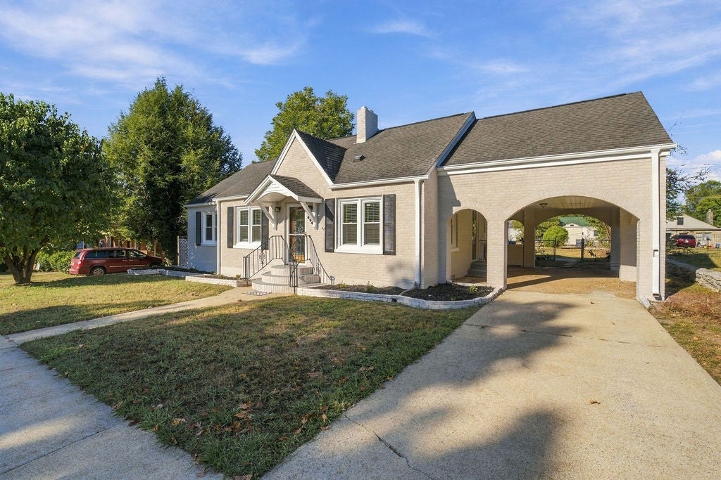 404 2nd Ave