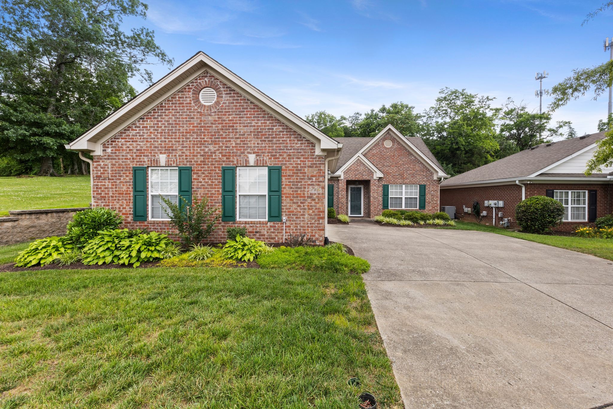 226 Wrennewood Ln